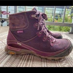 Ahnu Women’s Waterproof Hiking Boot 7.5
